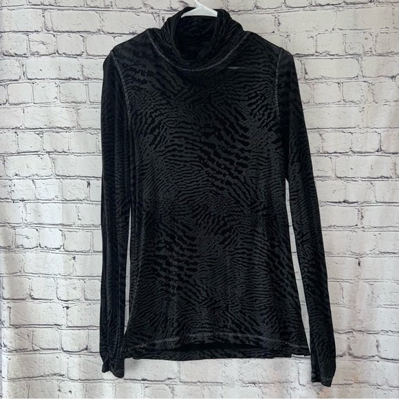 SNO SKINS Tops - SNO SKINS Long Sleeve Dark Gray Animal Print Turtleneck Top Size Medium USA Made